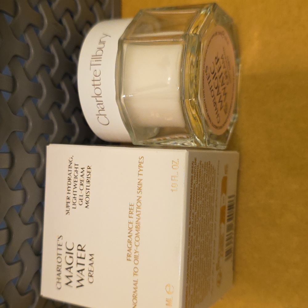 Charlotte Tilbury Magic WATER Cream Moisturizer STANDARD SIZE 30ml/1 fl oz. BNIB - Picture 4 of 8